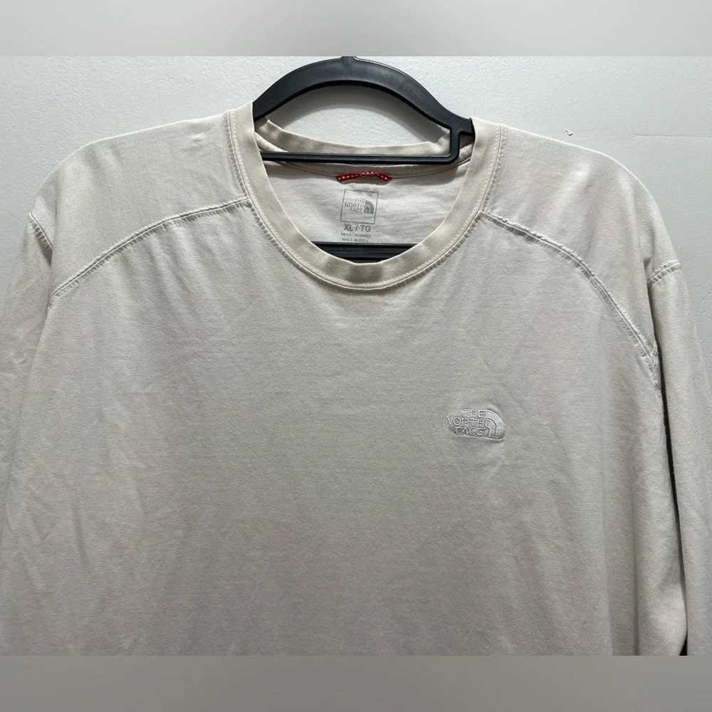 North Face Lifestyle Long sleeve tshirt size XL in cream